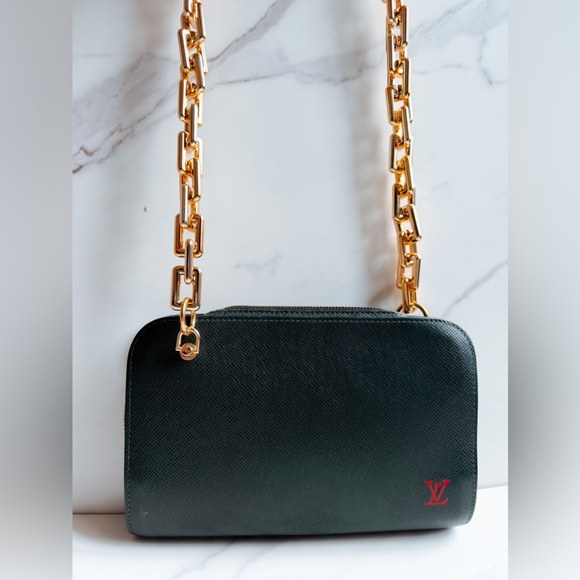 LV Taiga leather clutch crossbody - Picture 10 of 16